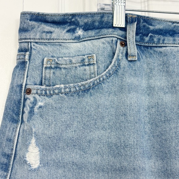 Old Navy Light Wash Blue Denim Distressed Mid-Rise Mini Jean Skirt 20 - Picture 3 of 16